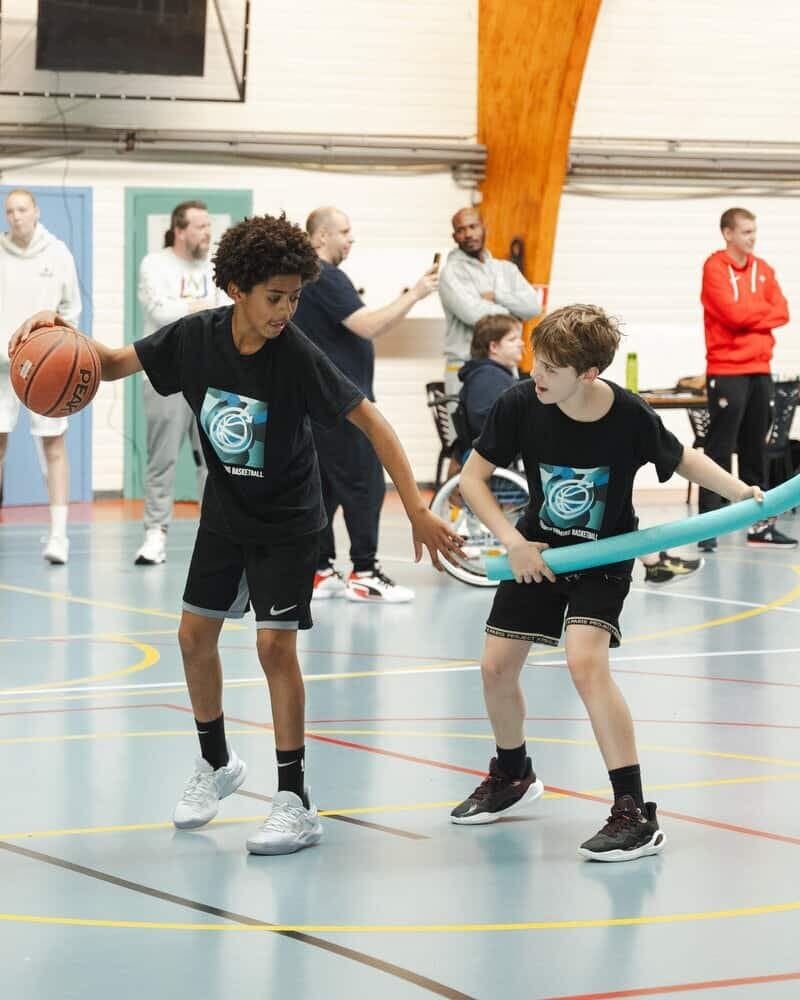 Players and coaches at a past Transforming Basketball event (photo 9)