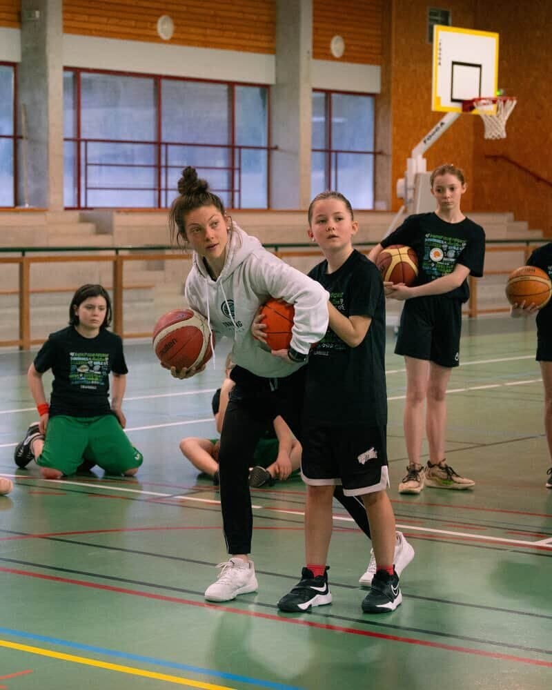 Players and coaches at a past Transforming Basketball event (photo 13)